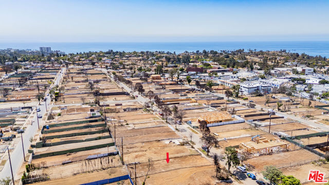 1046 Fiske Street, Pacific Palisades CA: https://media.crmls.org/mediaz/9d1b3d88-c534-4e8c-a1f8-bb56d23c8d5f.jpg