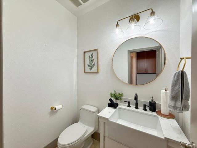 9283 Rancho Hills Drive, Gilroy CA: https://media.crmls.org/mediaz/9d1ba22e-1ed4-4d05-ab46-7567b22eb19f.jpg