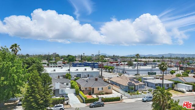 6230 Peach Avenue, Van Nuys CA: https://media.crmls.org/mediaz/9d1c9da3-9dea-461c-949e-757b53f2cceb.jpg