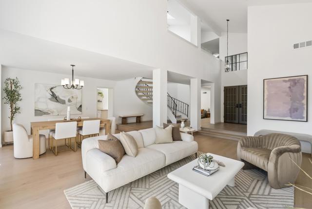 1240 Ladera Linda, Del Mar CA: https://media.crmls.org/mediaz/9d1d77da-2705-43ed-8fc3-74398b807177.jpg