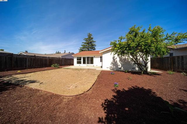 35459 Galen Pl, Fremont CA: https://media.crmls.org/mediaz/9d1d8c44-474e-48aa-8348-c5d52fd92b4a.jpg