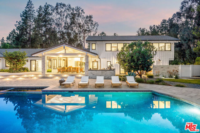 24884 Jim Bridger Road, Hidden Hills CA: https://media.crmls.org/mediaz/9d1dd150-55b6-4740-add7-c0d42fb0a97e.jpg