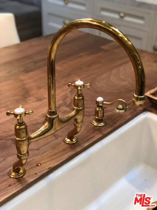 2835 Westbrook Avenue, Los Angeles CA: https://media.crmls.org/mediaz/9d1e1f3b-b999-4956-8b50-4170db3d0e15.jpg