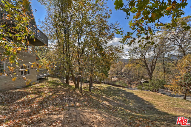 28665 Zion Drive, Lake Arrowhead CA: https://media.crmls.org/mediaz/9d1e41cc-1b16-4e7a-a5dd-7195e43e1eb5.jpg