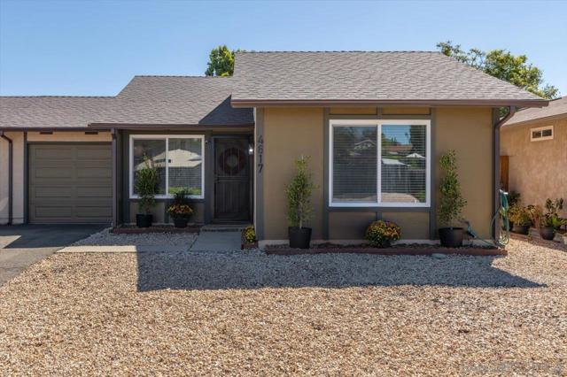 4617 Westridge Dr, Oceanside CA: https://media.crmls.org/mediaz/9d1e63c5-8d4a-4ede-b179-15b91a04526c.jpg