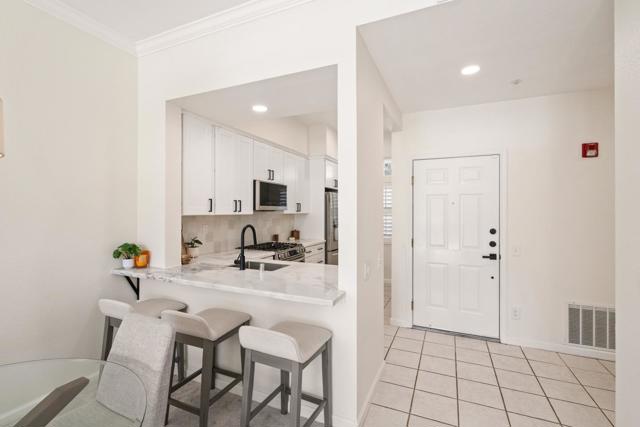 833 Swallowtail Court, Brisbane CA: https://media.crmls.org/mediaz/9d1f12df-61bc-4825-aefc-6dfd8f434252.jpg