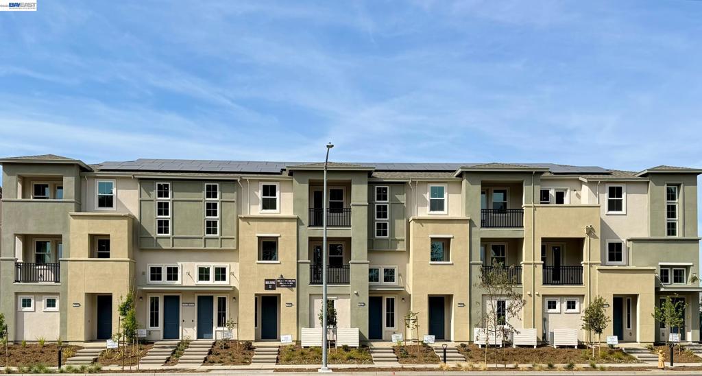 4898 Las Positas Road #202