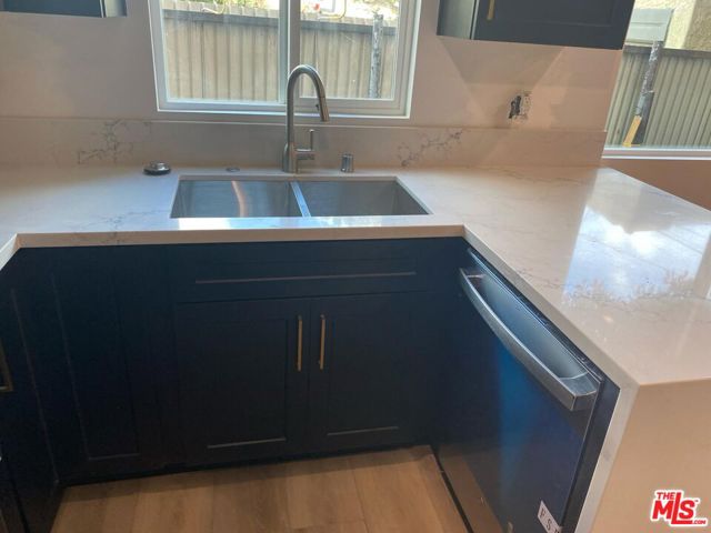 1466 S Canfield Avenue, Los Angeles CA: https://media.crmls.org/mediaz/9d210c51-28b1-4558-8c83-4ea28cb2180a.jpg