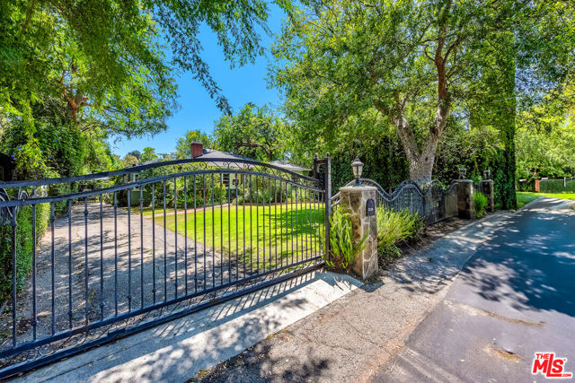 12144 Blix Street, Valley Village CA: https://media.crmls.org/mediaz/9d215264-a40e-439b-afcc-ecdbbb3f5004.jpg