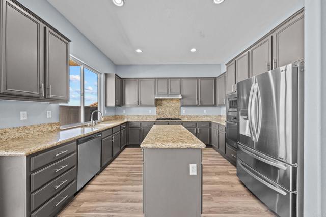 28303 Pinyon Pine Court, Menifee CA: https://media.crmls.org/mediaz/9d21b938-ebba-41d5-b460-0fa7000d4b9b.jpg