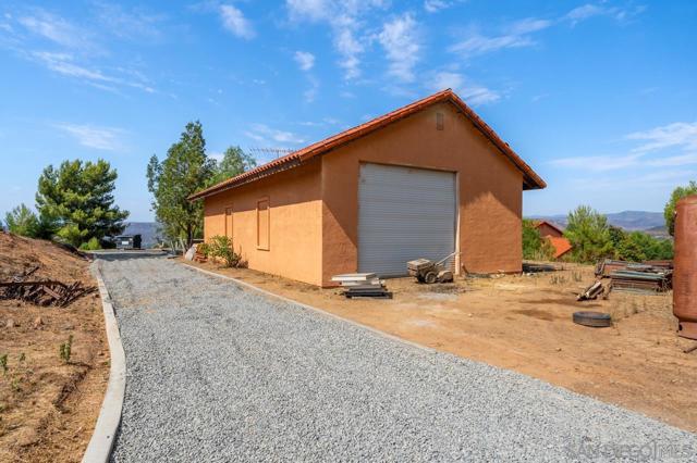 15091 Chemise Creek Rd, Ramona, California 92065, 5 Bedrooms Bedrooms, ,3 BathroomsBathrooms,Single Family Residence,For Sale,Chemise Creek Rd,250019757SD