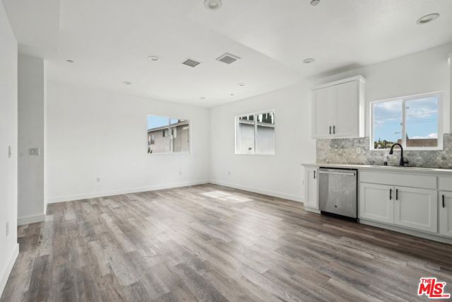 2516 Malabar Street, Los Angeles CA: https://media.crmls.org/mediaz/9d234e24-c8a2-4e15-a2a0-cc1c62a701f3.jpg