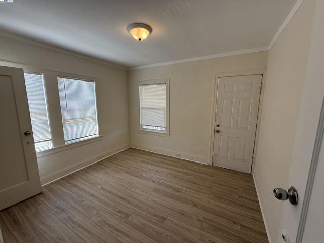 7800 Lockwood St, Oakland CA: https://media.crmls.org/mediaz/9d246704-ee04-4a34-a430-b6f03fbf741b.jpg