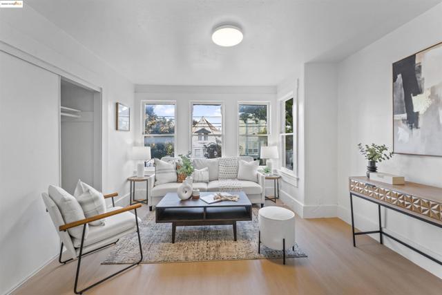 897 Oak Street, Alameda CA: https://media.crmls.org/mediaz/9d24cbf0-32eb-43bd-884d-449a3fb41ea3.jpg