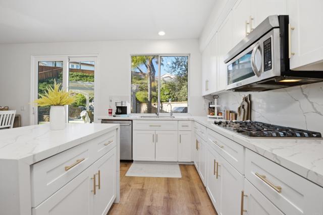 Detail Gallery Image 5 of 20 For 2639 El Granada Rd, Chula Vista,  CA 91914 - 6 Beds | 4 Baths