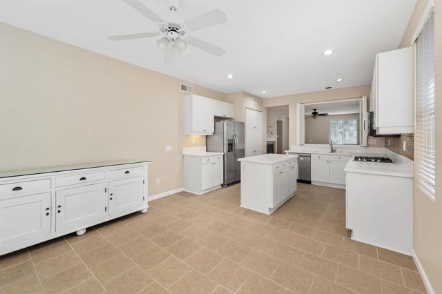 Detail Gallery Image 9 of 36 For 3234 W Canyon Ave, San Diego,  CA 92123 - 3 Beds | 2 Baths