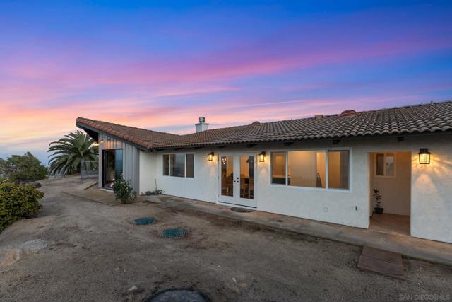 16641 Eagles Crest Rd, Ramona CA: https://media.crmls.org/mediaz/9d261cdd-75a0-4f00-b516-8232af8bd368.jpg