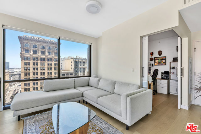 400 S Broadway, Los Angeles CA: https://media.crmls.org/mediaz/9d271ec3-52c4-4262-816b-b1ff103a130d.jpg
