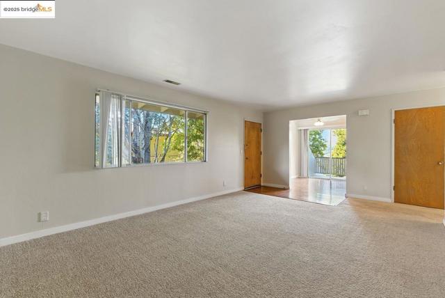 4336 Rilea Way, Oakland CA: https://media.crmls.org/mediaz/9d273a3d-7617-456a-9f6a-7fe3dd65fbbd.jpg