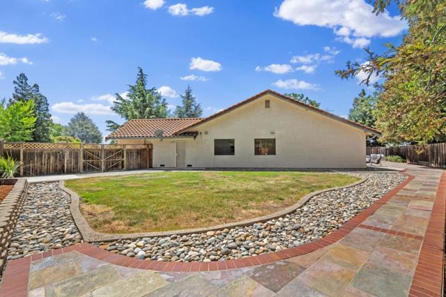 3359 Kuykendall Place, San Jose CA: https://media.crmls.org/mediaz/9d274c53-fd98-4755-8a94-af9ffe280806.jpg