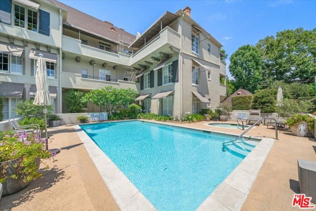 80 S Grand Avenue, Pasadena CA: https://media.crmls.org/mediaz/9d278de7-f7f7-4d87-a584-b35c5bd37c9c.jpg