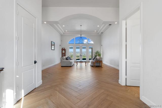 2255 Los Altos De Cerro, Ramona CA: https://media.crmls.org/mediaz/9d27d3b4-802f-4c46-9fad-1562f574c9b9.jpg