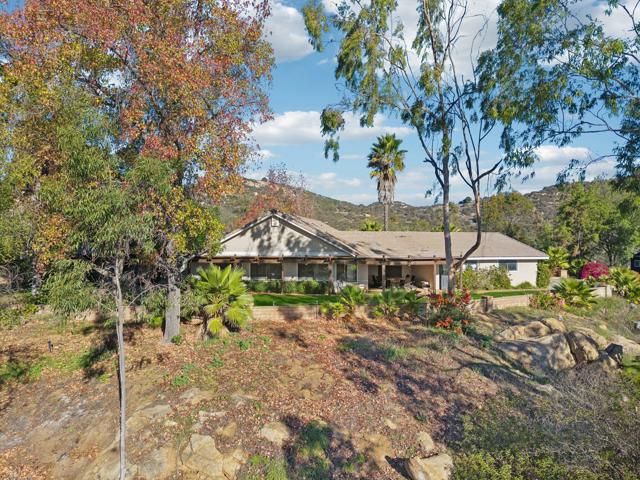 26086 Bear Valley Heights Road, Escondido CA: https://media.crmls.org/mediaz/9d285796-63d5-48df-ba93-382410536d80.jpg