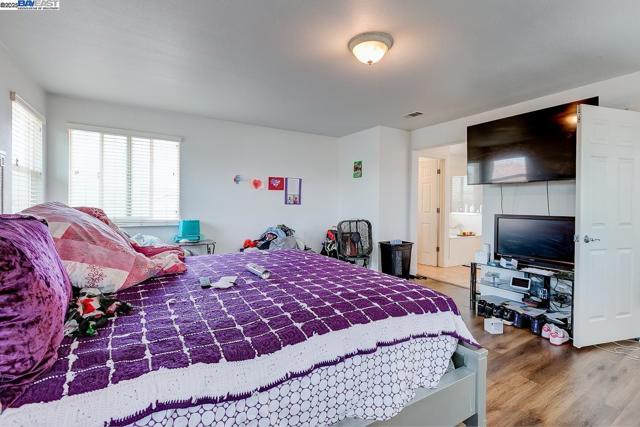 53 Puffin Cir, Oakley CA: https://media.crmls.org/mediaz/9d2874bd-1108-40f0-956d-194f955b68bb.jpg