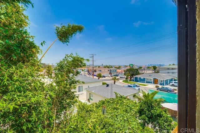 Detail Gallery Image 33 of 37 For 1762 Locust St #4,  San Diego,  CA 92106 - 2 Beds | 2/1 Baths