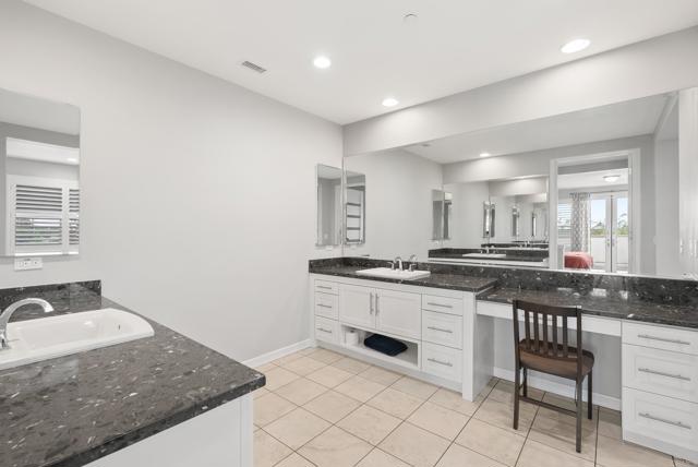 1017 Scarlet Way, Encinitas CA: https://media.crmls.org/mediaz/9d28f76a-cd0e-4c9f-b5a0-4ca861e84d72.jpg