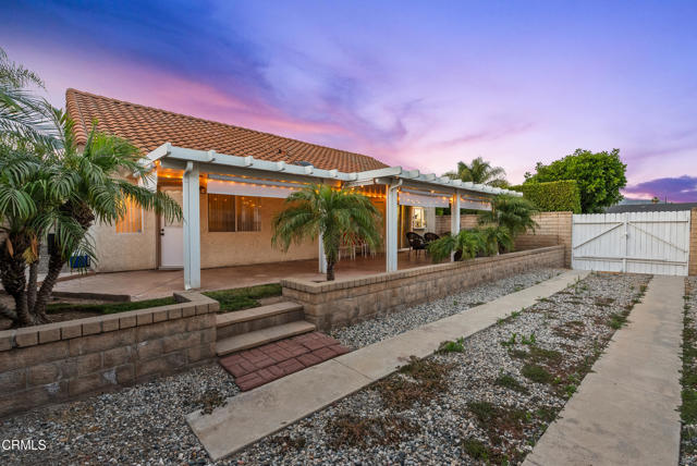 1306 Bluejay Street, Fillmore CA: https://media.crmls.org/mediaz/9d291978-8a11-40d3-8db9-64be6f3c0be4.jpg