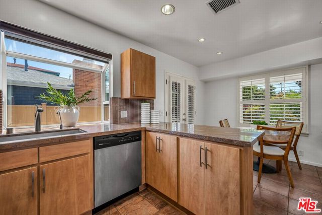 2914 Grayson Avenue photo 5