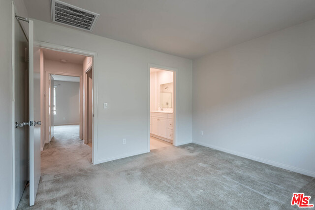 7254 N CEDAR Road, Van Nuys CA: https://media.crmls.org/mediaz/9d2ab27d-dc6d-4b6d-ab5c-daa58202c2ac.jpg