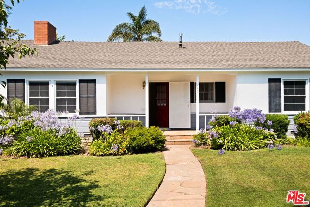 315 26th Street, Santa Monica CA: https://media.crmls.org/mediaz/9d2aea63-91e9-4eb2-9ca3-70d6f3a70a5b.jpg