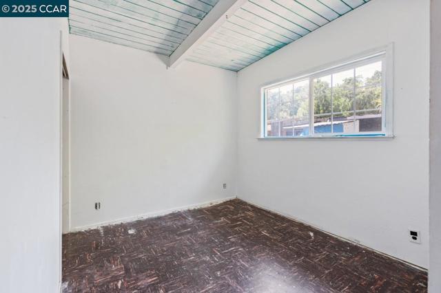 212 Towers Dr, Pacheco CA: https://media.crmls.org/mediaz/9d2b597b-0720-4d08-927a-868e4b3e31ae.jpg