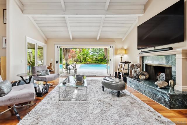 5979 Via Zurita, La Jolla CA: https://media.crmls.org/mediaz/9d2c251f-e21a-4d64-aa4d-2301e8b7dbbc.jpg