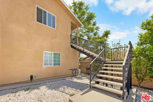 7752 Le Berthon Street, Tujunga CA: https://media.crmls.org/mediaz/9d2c8302-0c00-4df6-9a55-5a473124616a.jpg