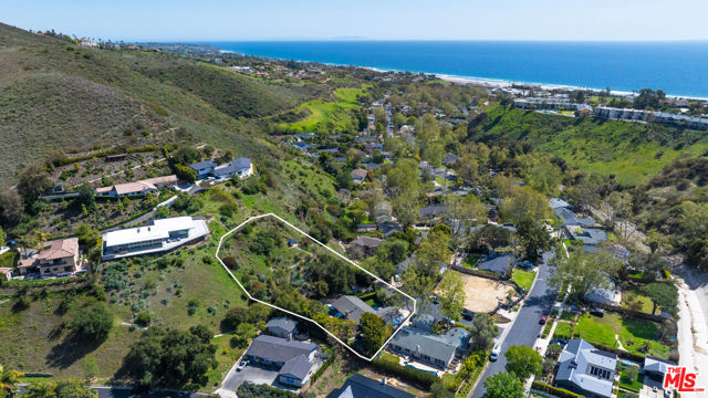 30603 El Sueno Drive, Malibu CA: https://media.crmls.org/mediaz/9d2d79ce-a53f-495e-889a-fd77b84e4970.jpg