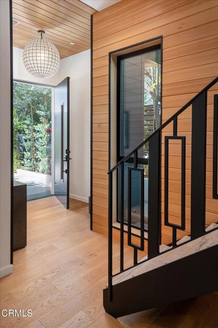 Detail Gallery Image 13 of 73 For 10747 Valleyheart Dr, Studio City,  CA 91604 - 4 Beds | 3 Baths