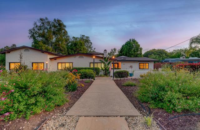 13555 Sagewood Dr, Poway CA: https://media.crmls.org/mediaz/9d2ee624-554f-4b0a-ad2f-dc3c2bb90b14.jpg
