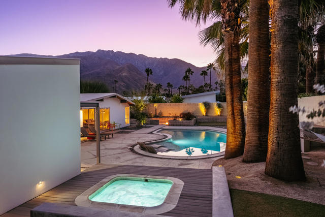 438 E Racquet Club Road, Palm Springs, CA 92262