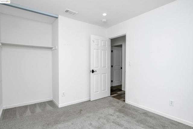 317 Lorenz Dr, Oakley CA: https://media.crmls.org/mediaz/9d2f59bc-5386-4631-9df2-d9eac6bfb0a8.jpg