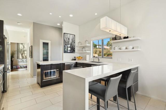 47360 Jadida Avenue, Palm Desert CA: https://media.crmls.org/mediaz/9d2f6eca-610d-4199-8682-5ca2dda345bf.jpg