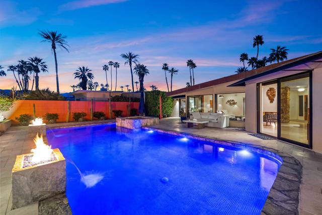 45371 Rancho Palmeras Drive, Indian Wells CA: https://media.crmls.org/mediaz/9d2f89ab-f28c-4e98-a658-b44590e723a3.jpg
