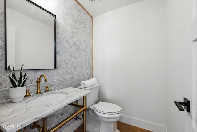 30670 Passageway Place, Agoura Hills CA: https://media.crmls.org/mediaz/9d2fc1b7-8c29-42ac-a3e2-2978c22e7689.jpg