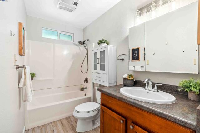 Image 48 of 58 For 38011 Temple Way