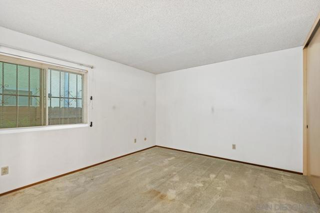 10497 Moorpark St, Spring Valley CA: https://media.crmls.org/mediaz/9d308dcd-c403-4100-9389-344bbe89f5ca.jpg