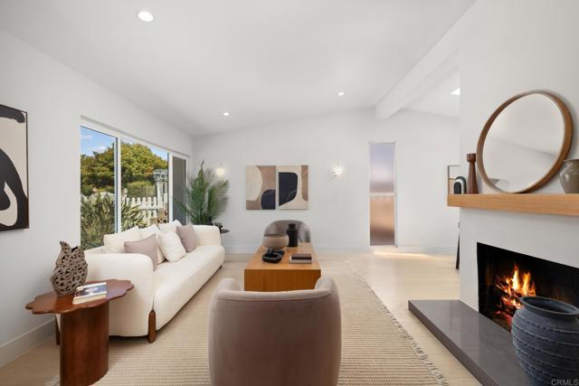 Detail Gallery Image 4 of 23 For 4826 Maricopa St, Torrance,  CA 90503 - 3 Beds | 2 Baths