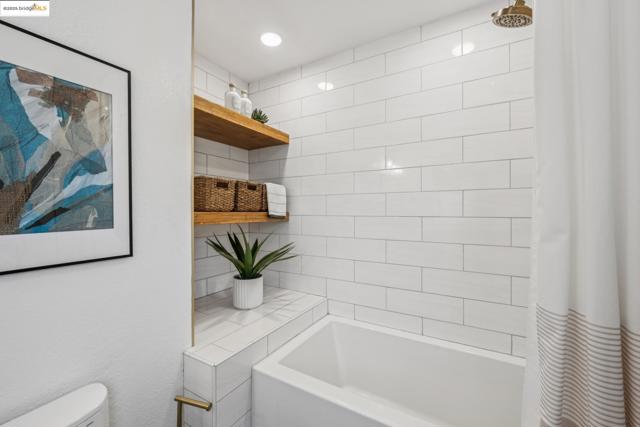 1044 Collier Dr, San Leandro CA: https://media.crmls.org/mediaz/9d34f1c3-c2c4-49e6-af30-e3afa057b76d.jpg
