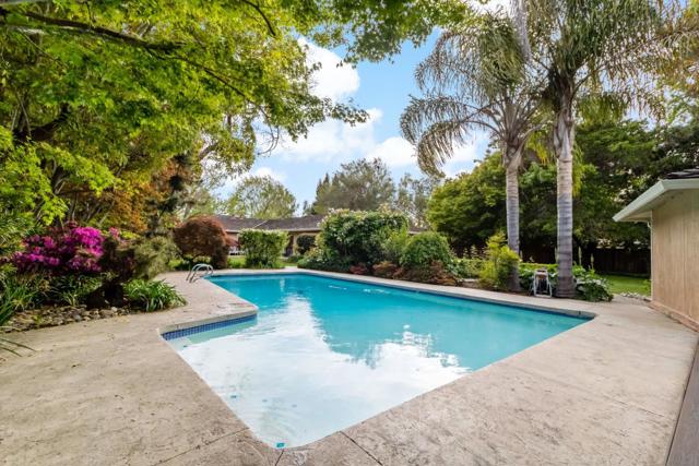 97 Snowden Avenue, Atherton CA: https://media.crmls.org/mediaz/9d35a9ca-4be7-4ba9-b686-e687b5b838b7.jpg